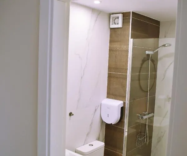 Hosting Duero Хостел Пескера-де-Дуэро